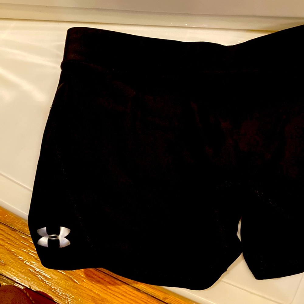 Under armor spandex shorts